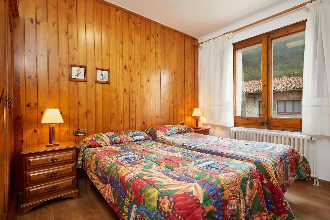 Apartaments Camprodon Centre 0*,
